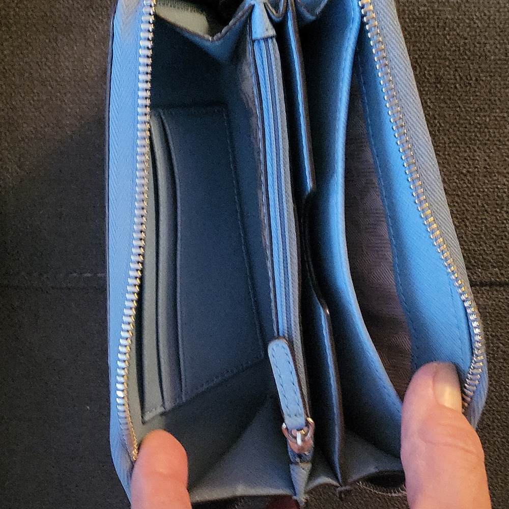 Micheal Kors Purse W/Wallet - Picture 8 of 9